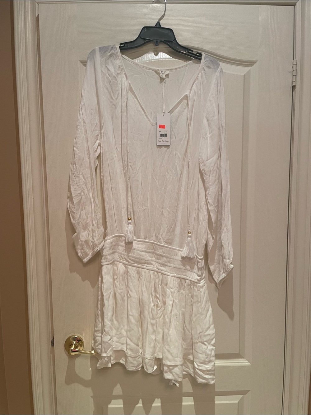 NWT Women's White V-Neck Swim Coverup Tunic with Tassel Tie